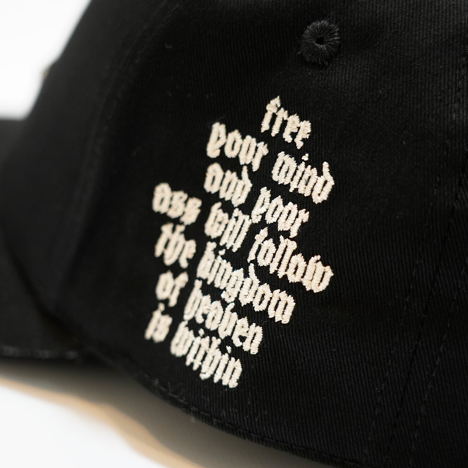 T.C.R  FREE YOUR MIND 6PANEL CAP - BLACK