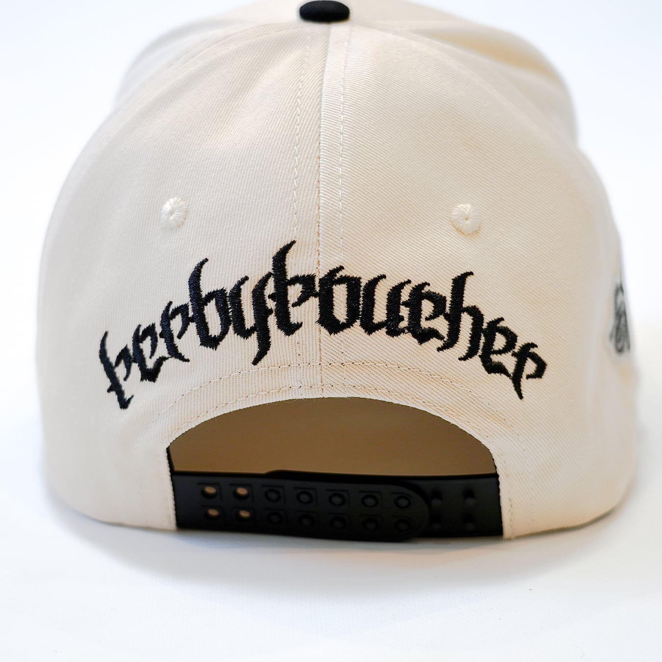 T.C.R FYM MONOGRAM LOGO 6PANEL CAP - BEIGE/BLACK