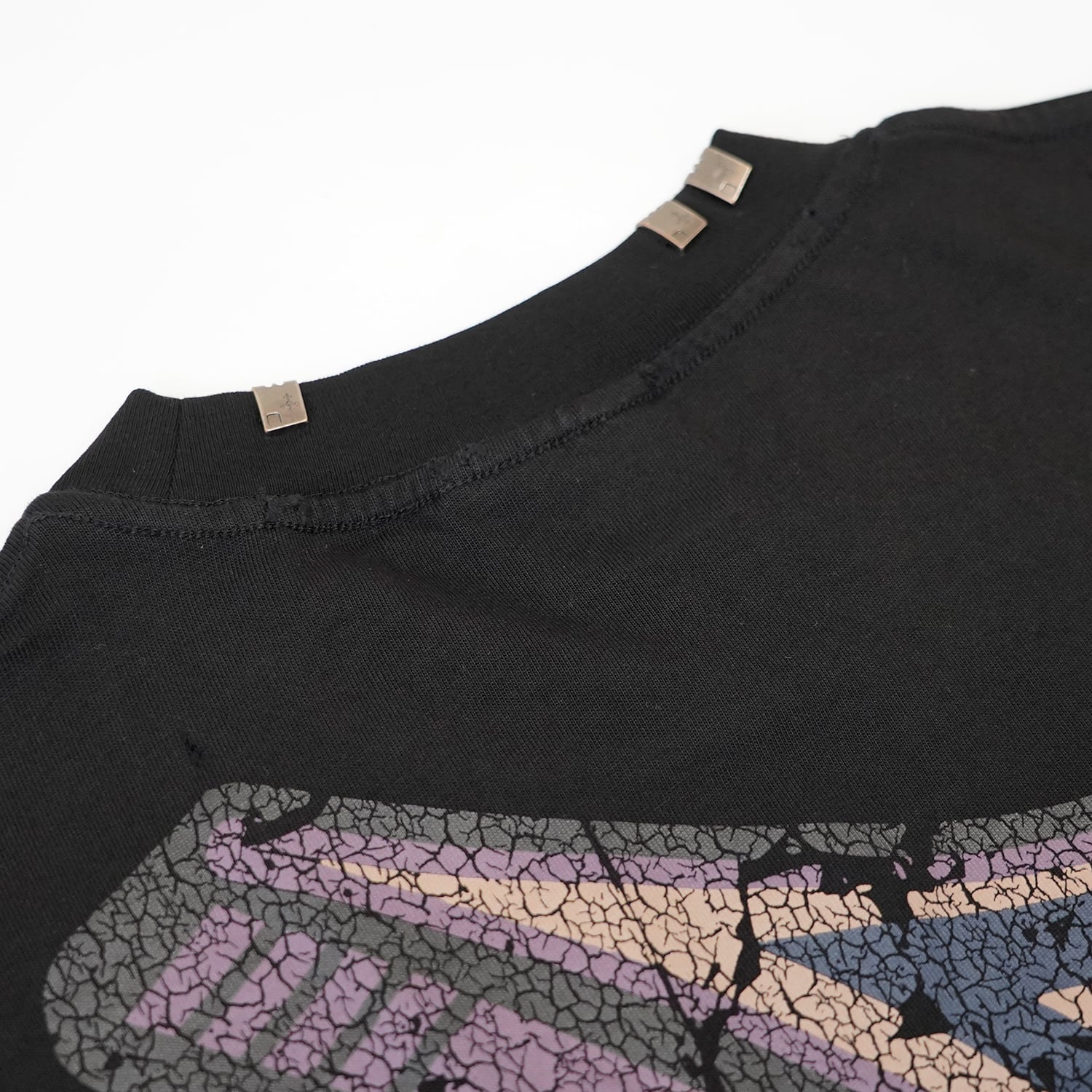 T.C.R CROSS LOGO DAMAGE S/S TEE - BLACK