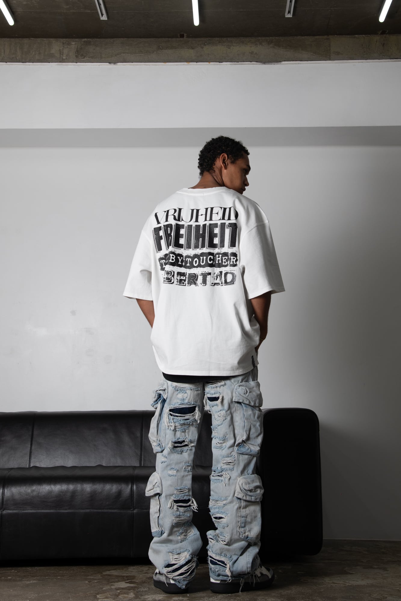 T.C.R VRIJHEID S/S TEE - WHITE