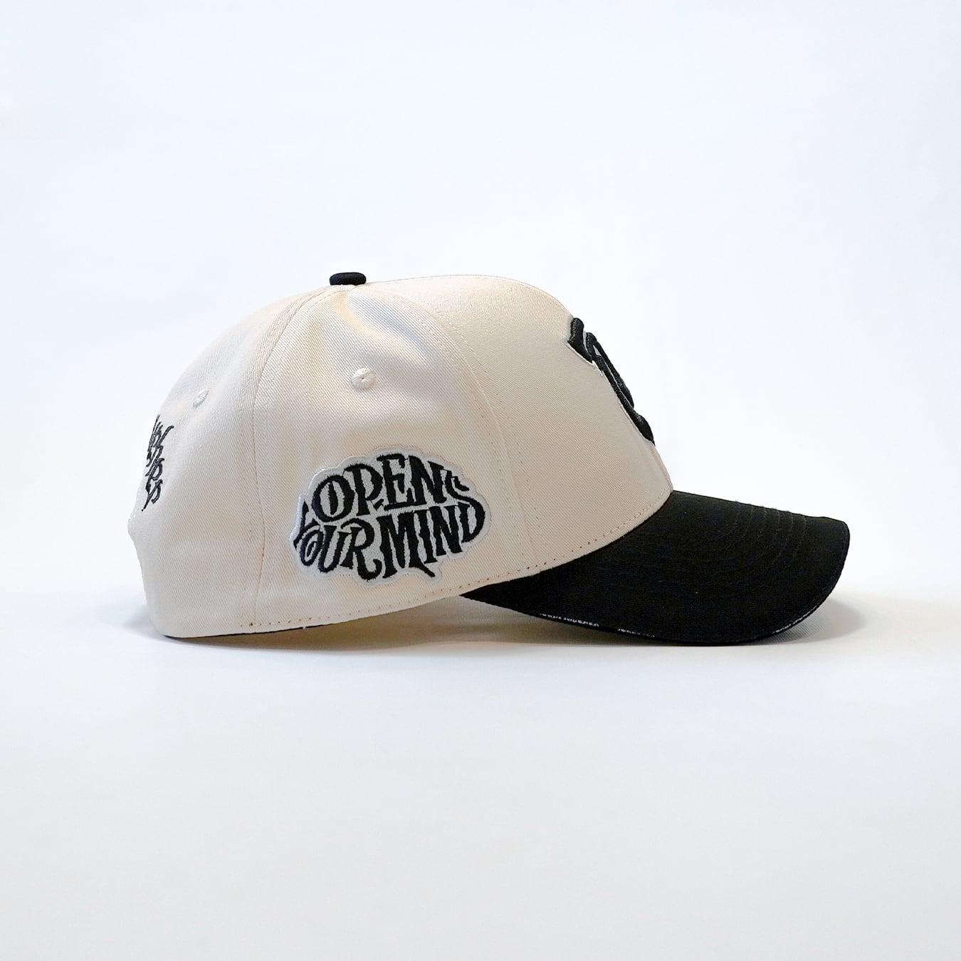 T.C.R FYM MONOGRAM LOGO 6PANEL CAP - BEIGE/BLACK