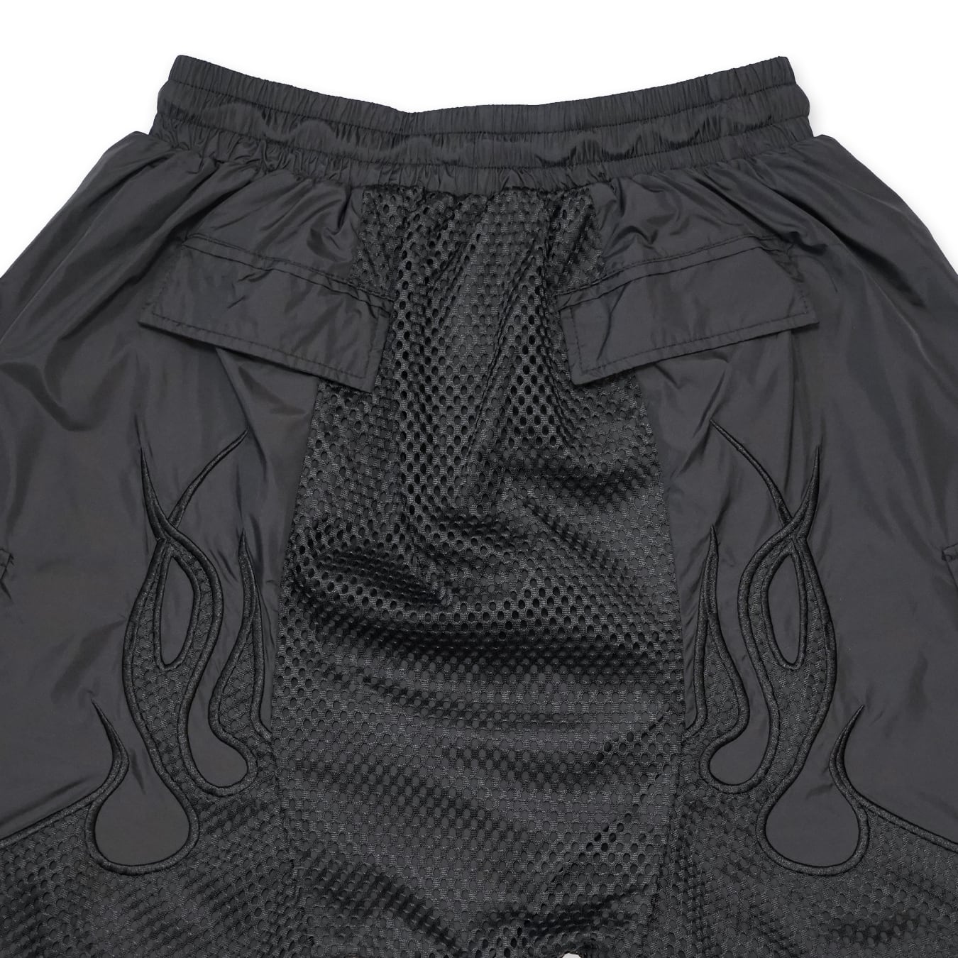 T.C.R FLAME SARUEL NYLON SHORTS - BLACK