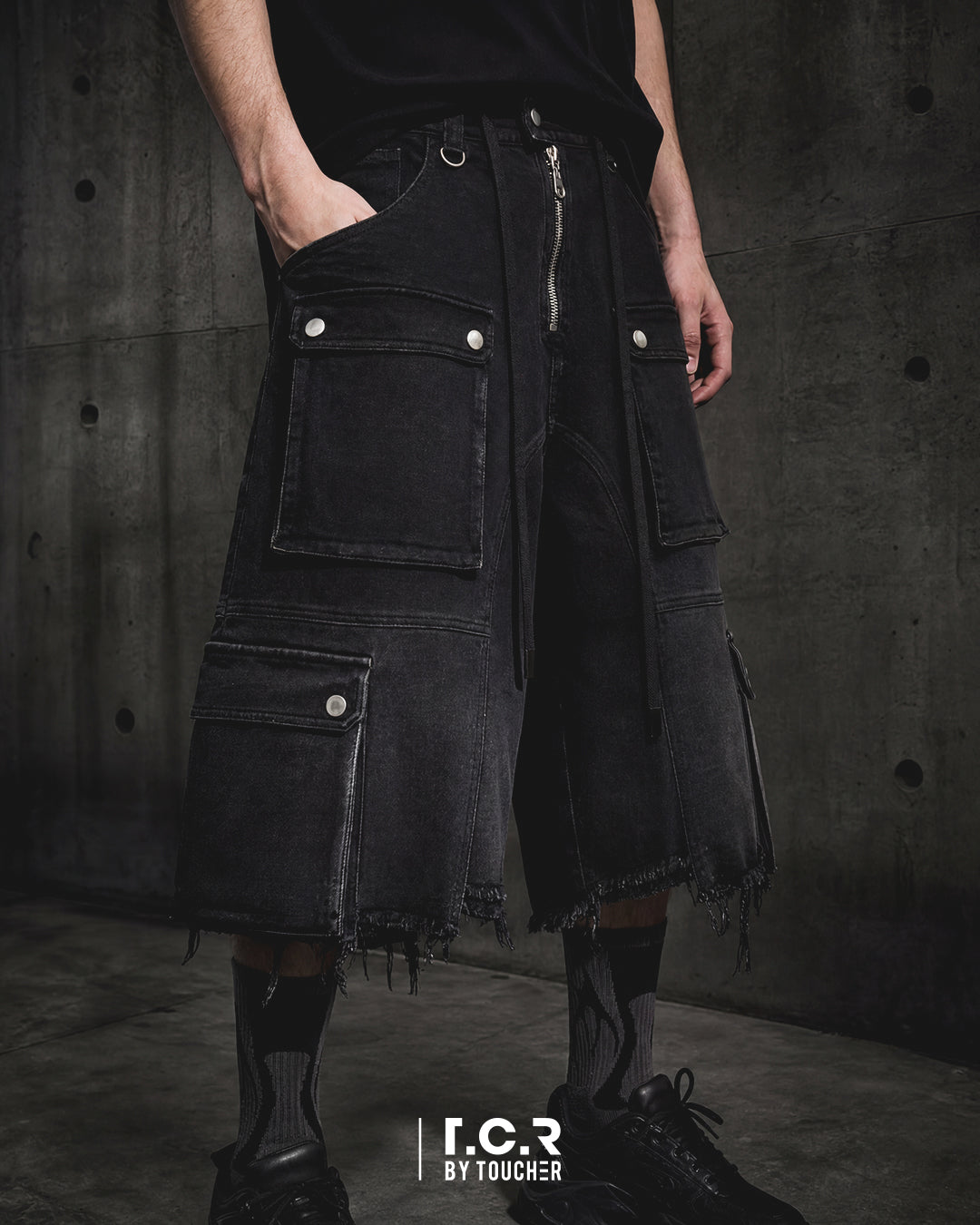 T.C.R PHASE SOCKS - BLACK