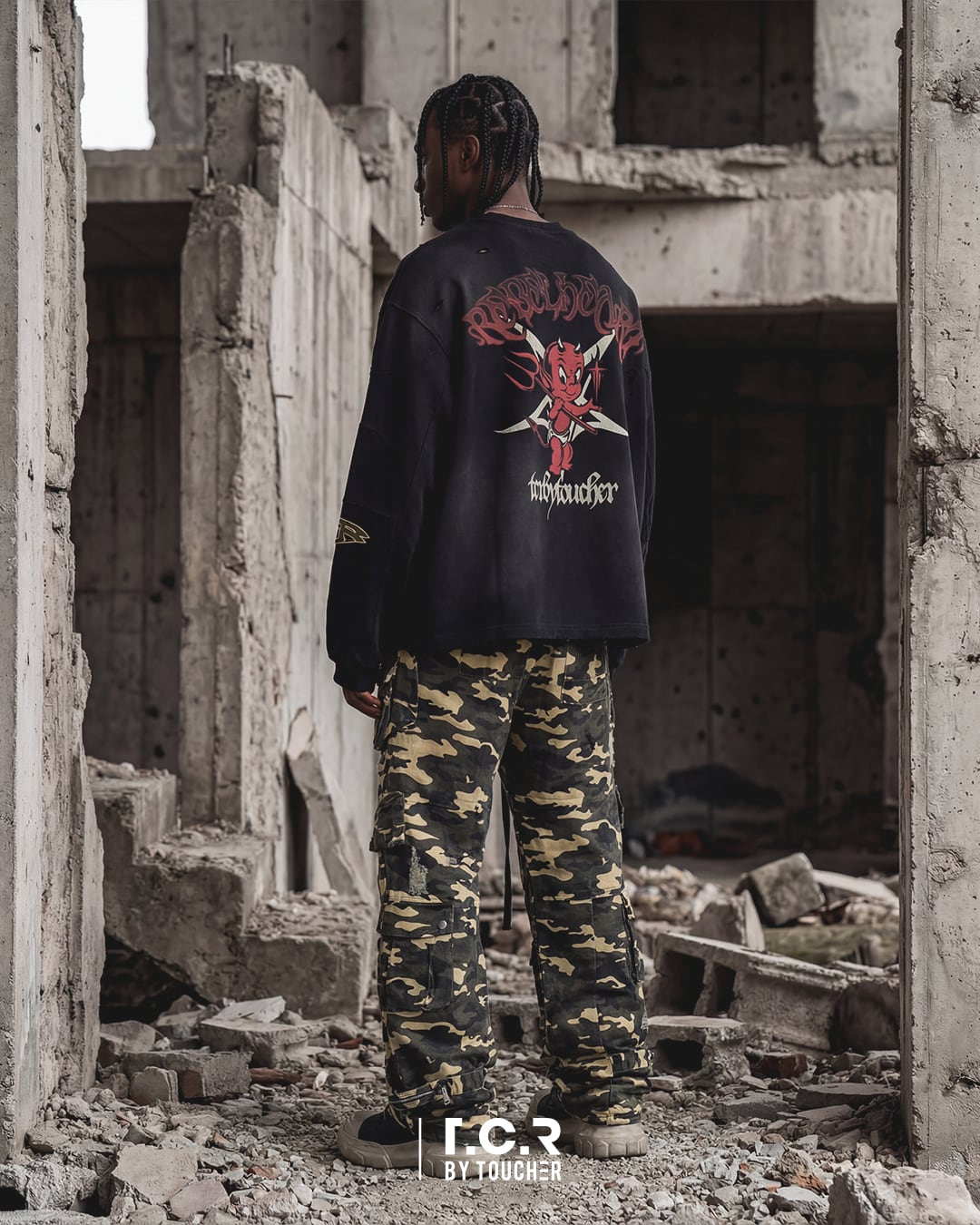 T.C.R REBEL HEART L/S TEE - BLACK