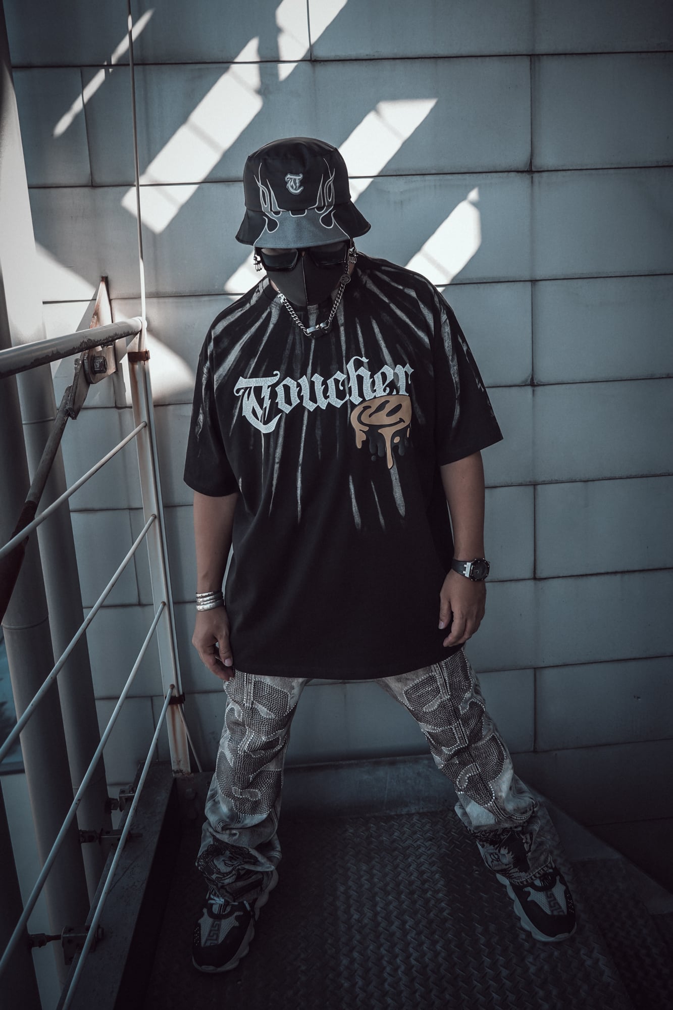 T.C.R DRIP SMILE TIE DYE S/S TEE - BLACK