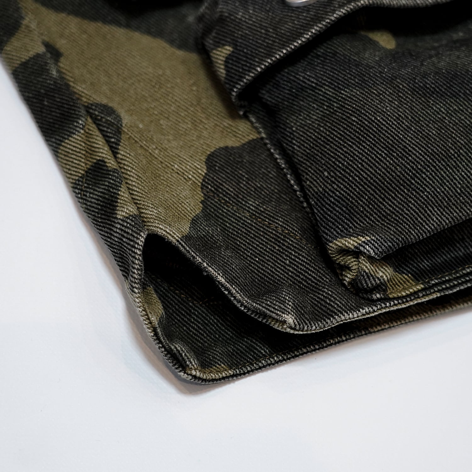 T.C.R RELAPSE MULTI POCKET SAROUEL CARGO SHORTS - CAMO
