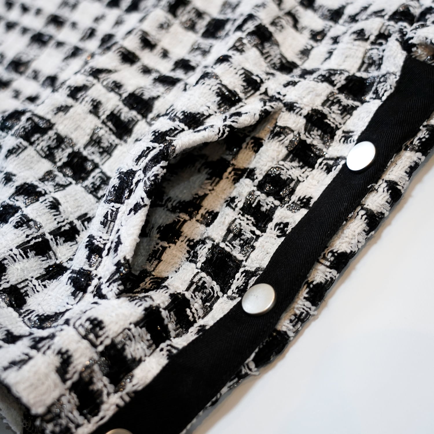 T.C.R MONOGRAM LOGO TWEED SHIRTS JACKET - BLACK / WHITE