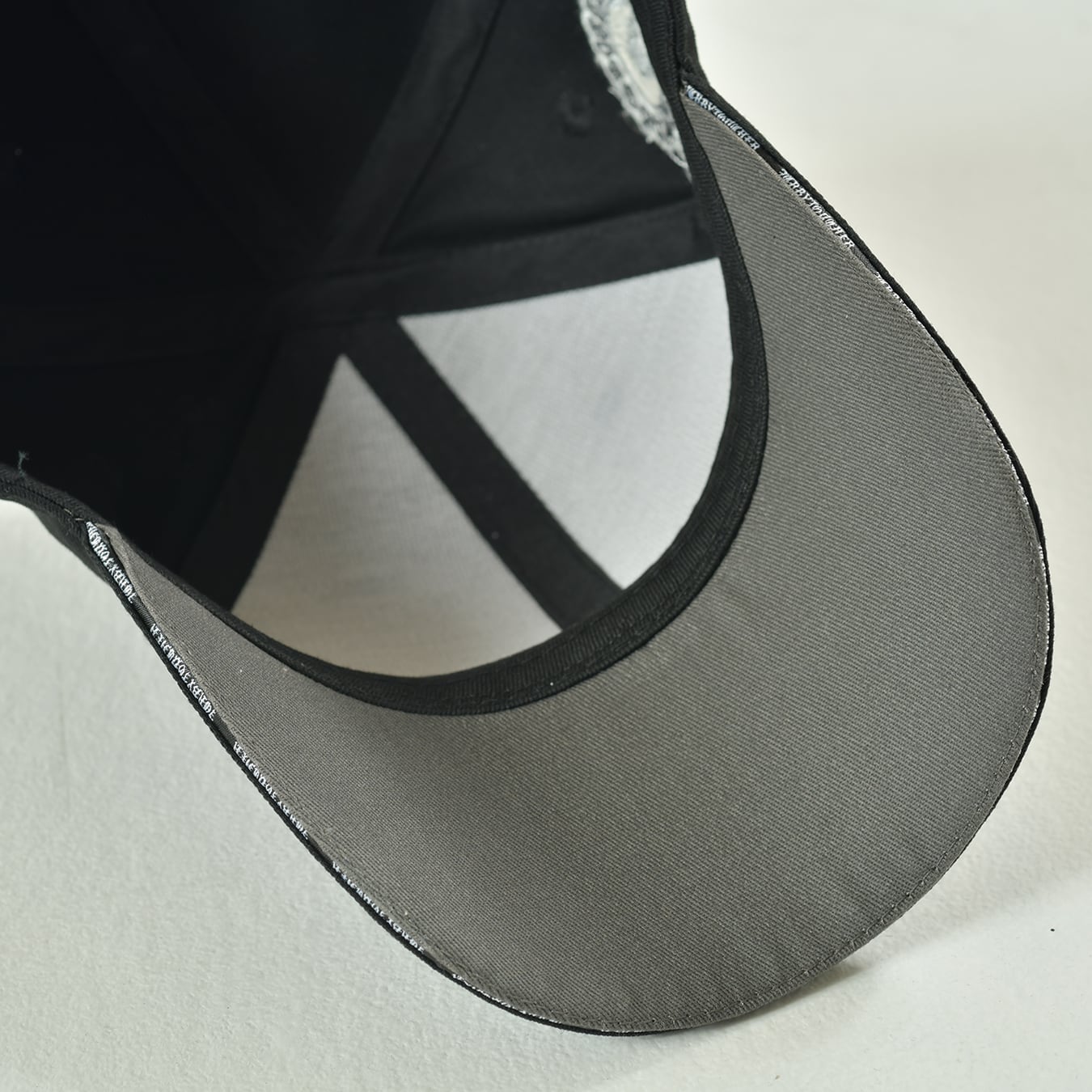 T.C.R VISOR LOGO 6PANEL JESUS CAP - BLACK