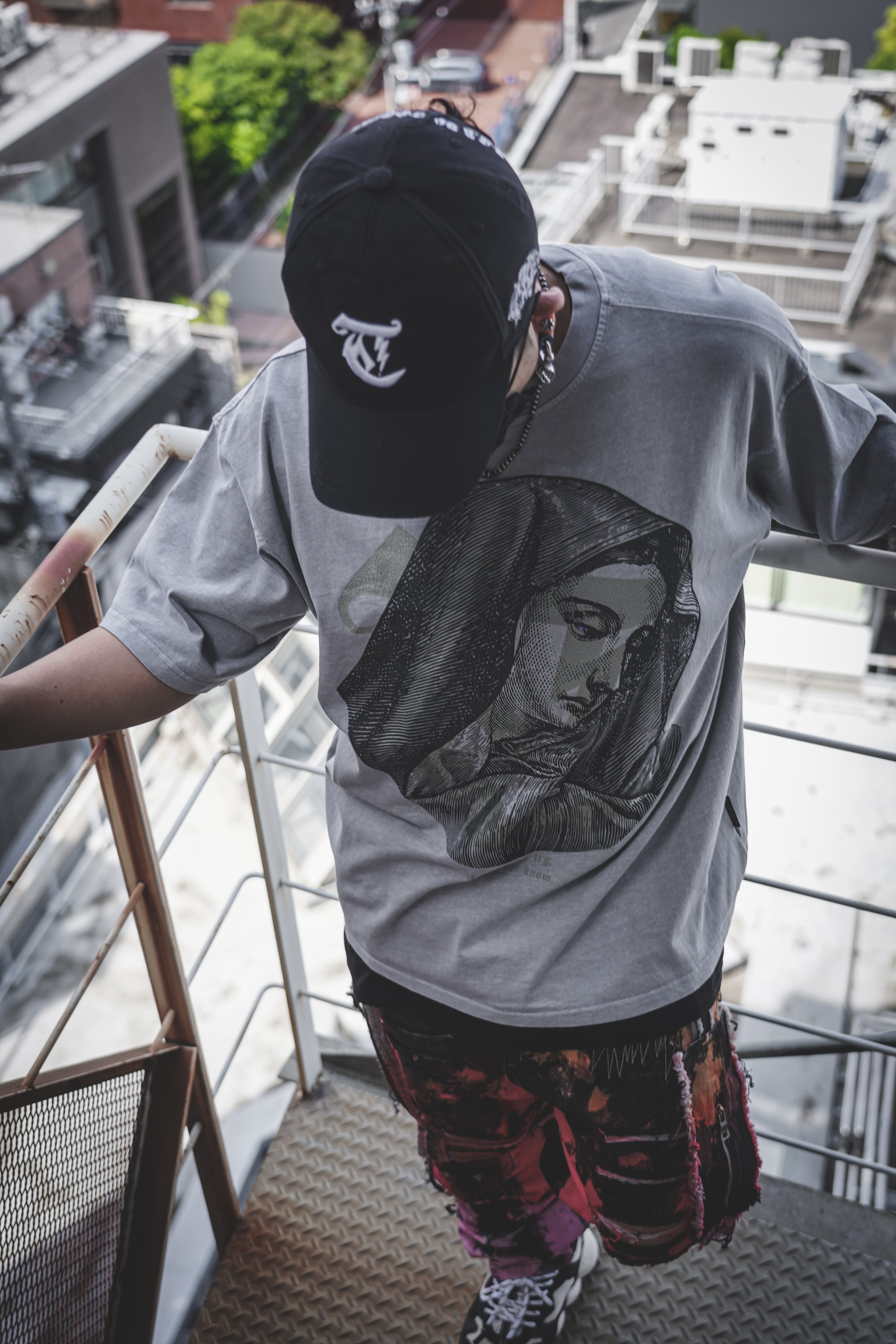 T.C.R LIGHTNING MARIA WASHED S/S TEE - ASH GRAY