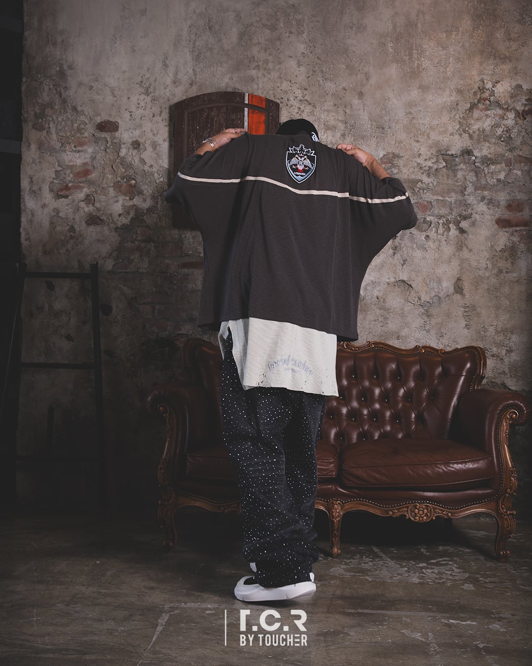 T.C.R LIQUID LOGO DOLMAN S/S TEE - GRAY