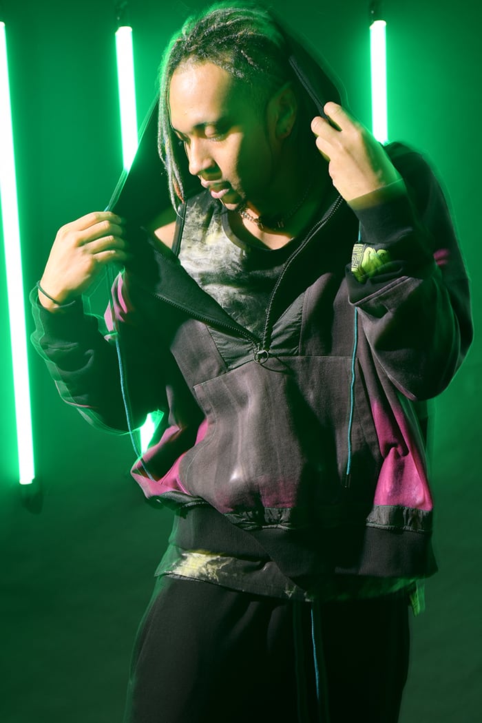 TCR ESSENTIAL TECH TIE DYE HOODIE  - PURPLE/BLACK