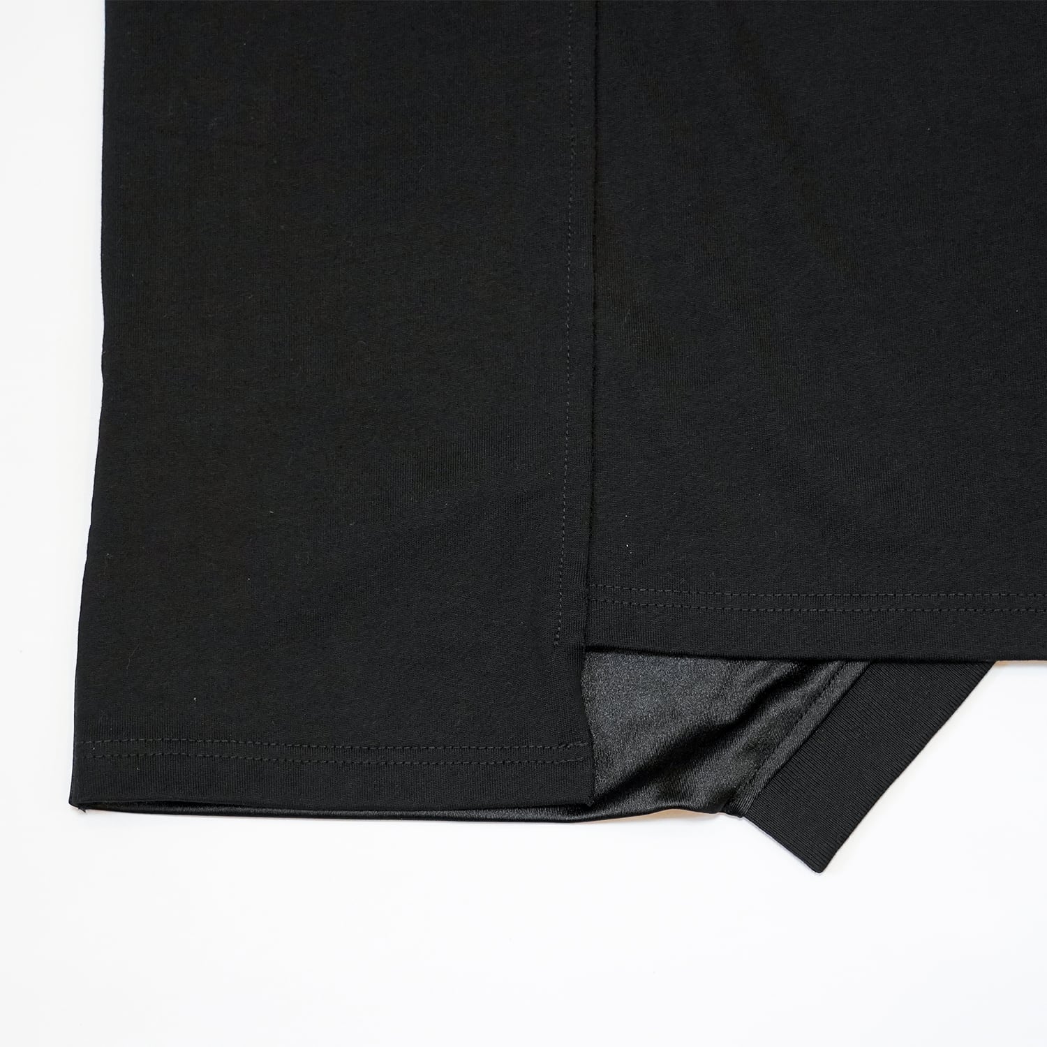 T.C.R NIGHT RAVER RECONSTRUCTION N/S TEE - BLACK