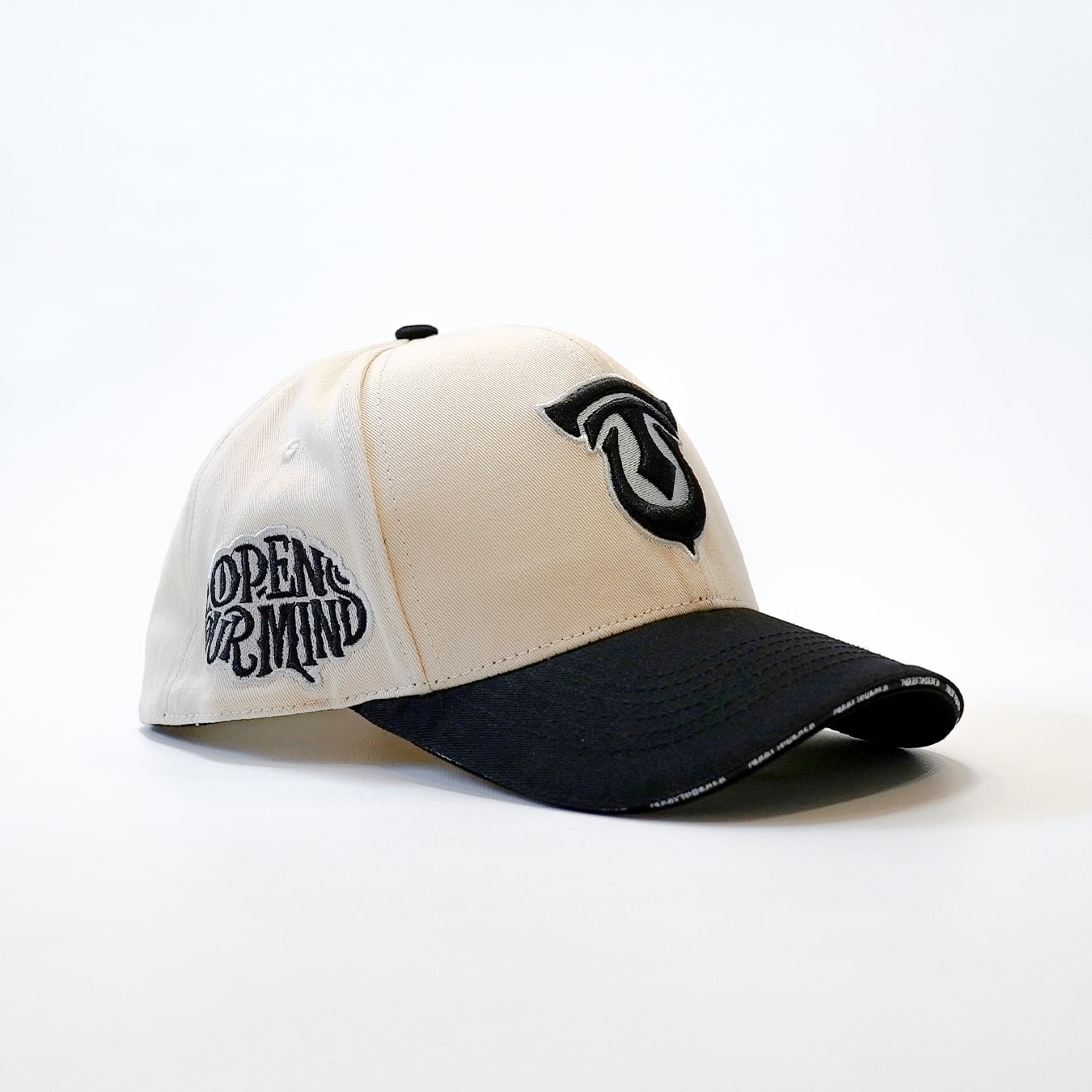 T.C.R FYM MONOGRAM LOGO 6PANEL CAP - BEIGE/BLACK