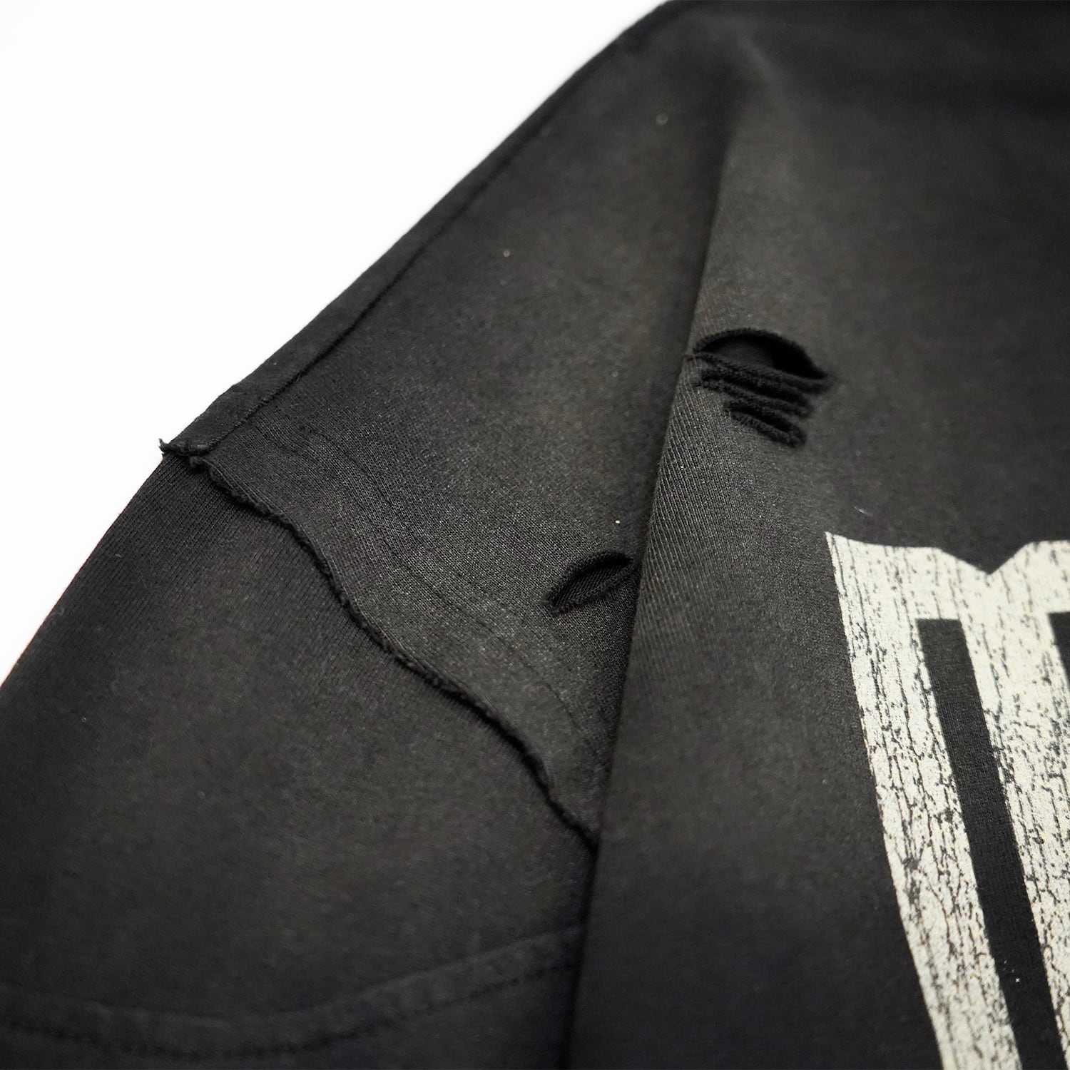 T.C.R REBEL HEART L/S TEE - BLACK