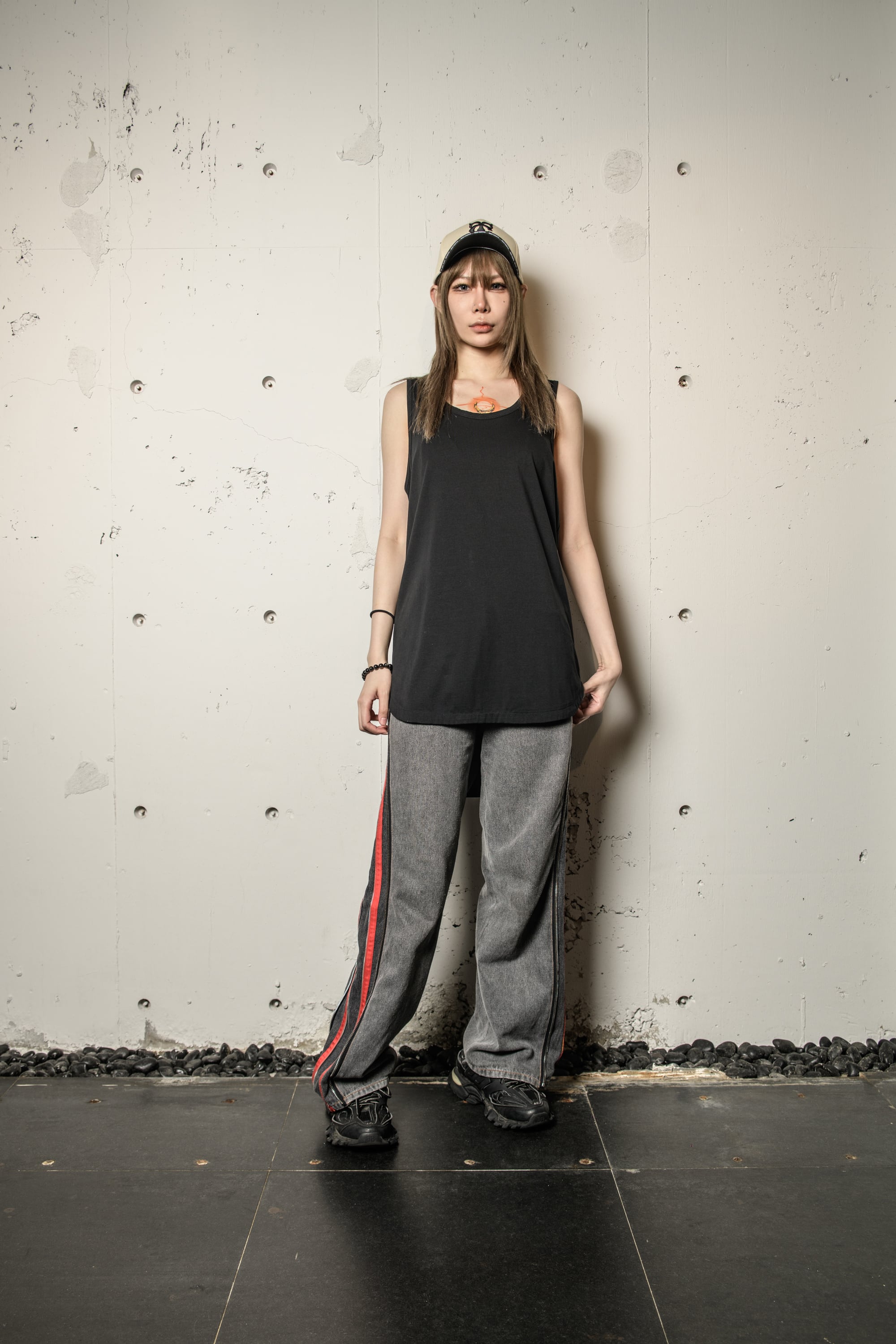 T.C.R RELAPSE LONG LINE INNER TANK TOP - BLACK
