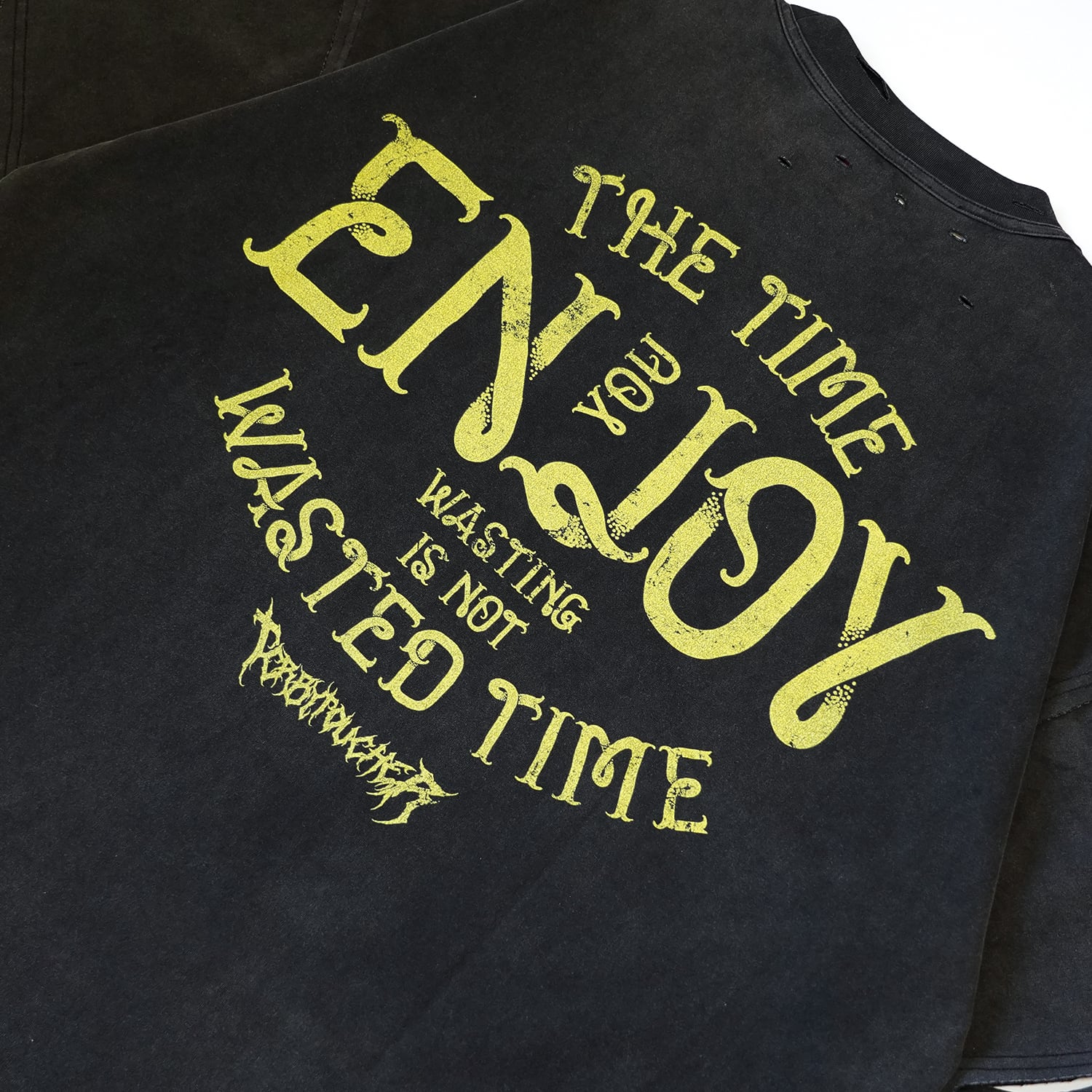 T.C.R JESUS RAVES  DISTRESSED S/S TEE - BLACK