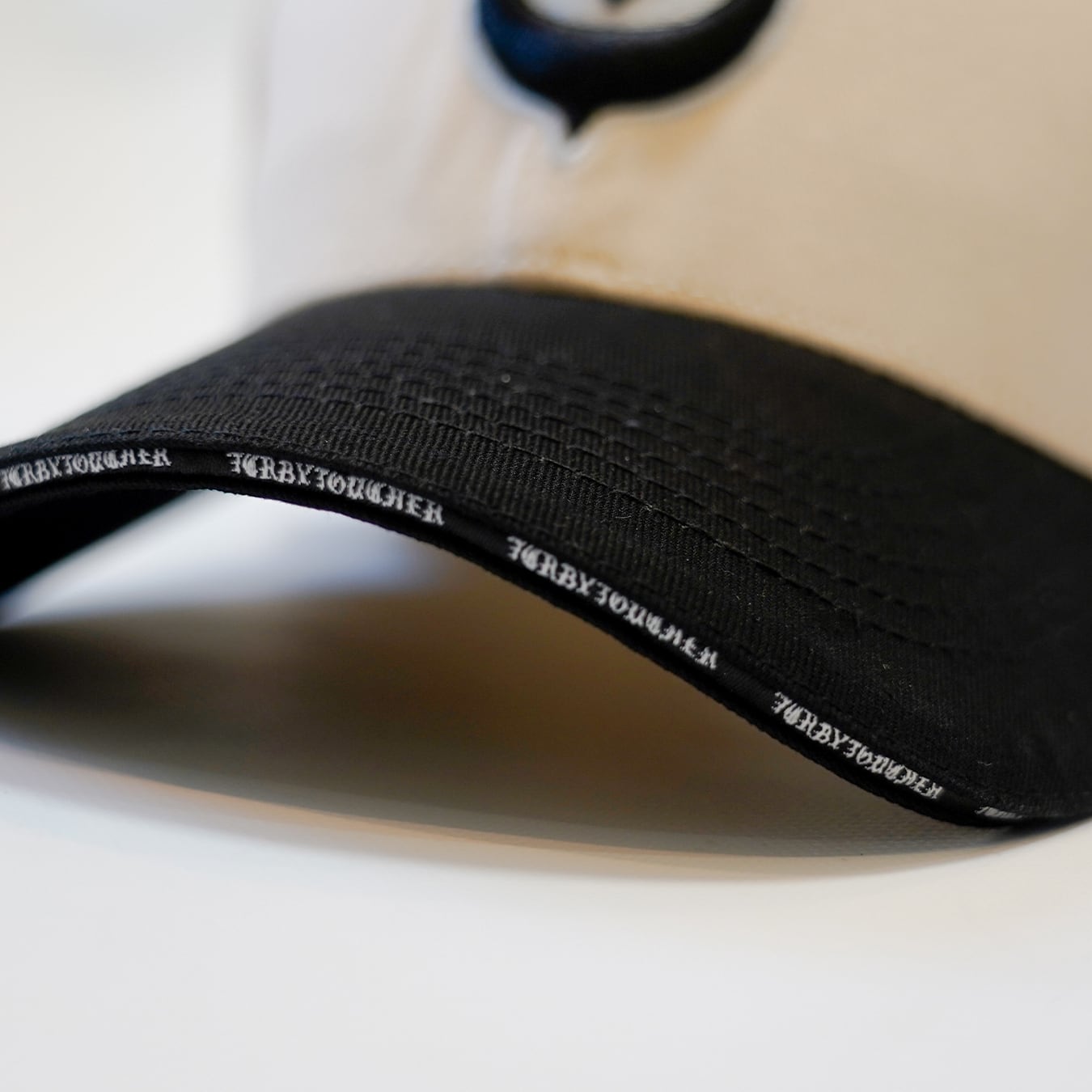 T.C.R FYM MONOGRAM LOGO 6PANEL CAP - BEIGE/BLACK