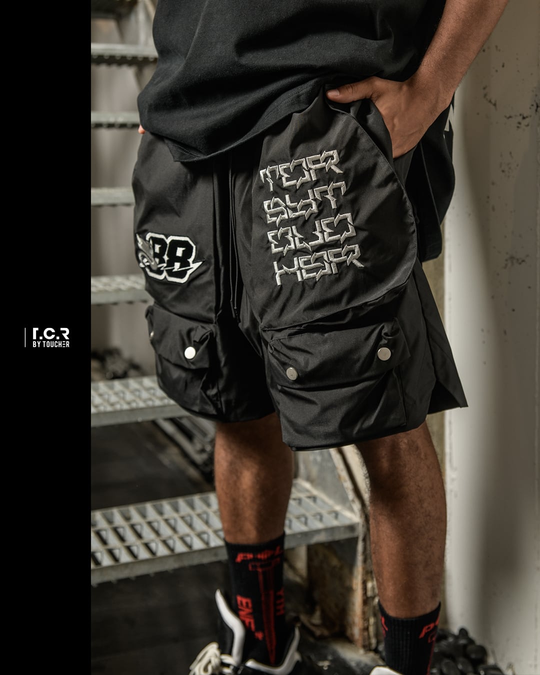 T.C.R RELAPSE MULTI POCKET SAROUEL CARGO SHORTS - BLACK