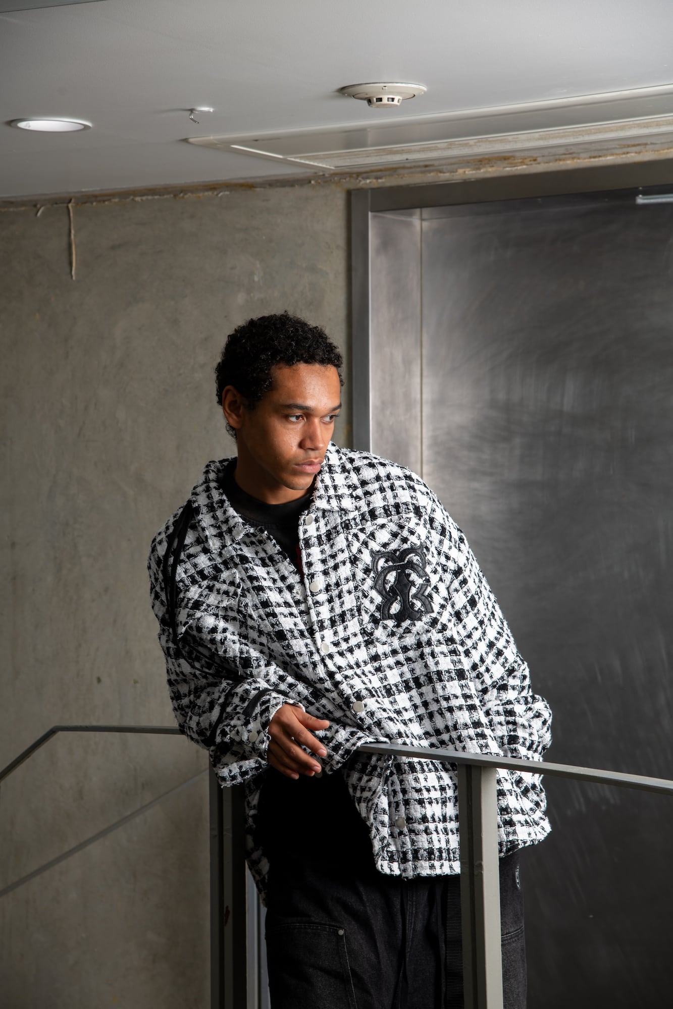 T.C.R MONOGRAM LOGO TWEED SHIRTS JACKET - BLACK / WHITE