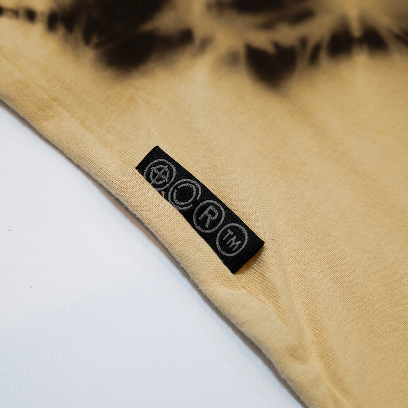 T.C.R DRIP SMILE TIE DYE S/S TEE - KHAKI