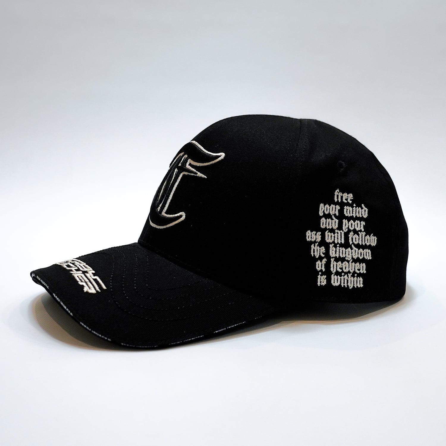 T.C.R  FREE YOUR MIND 6PANEL CAP - BLACK