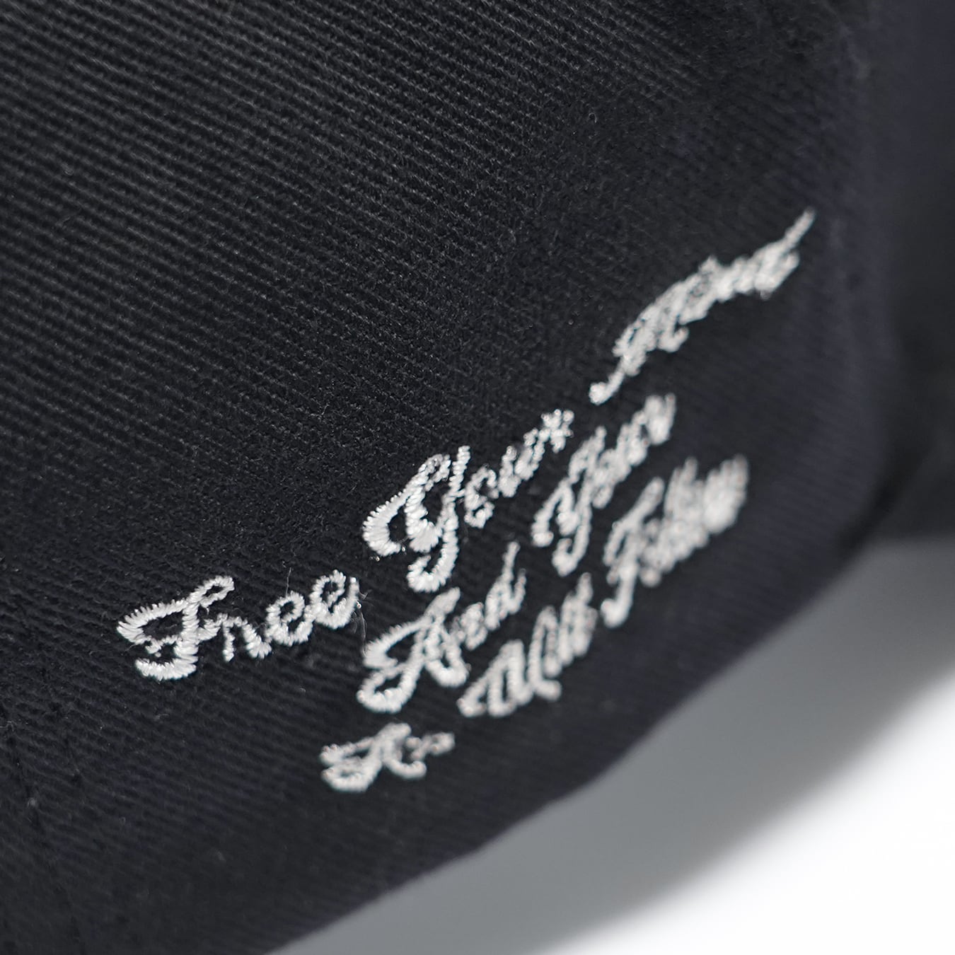 T.C.R LIGHTNING LOGO 6PANEL CAP - BLACK