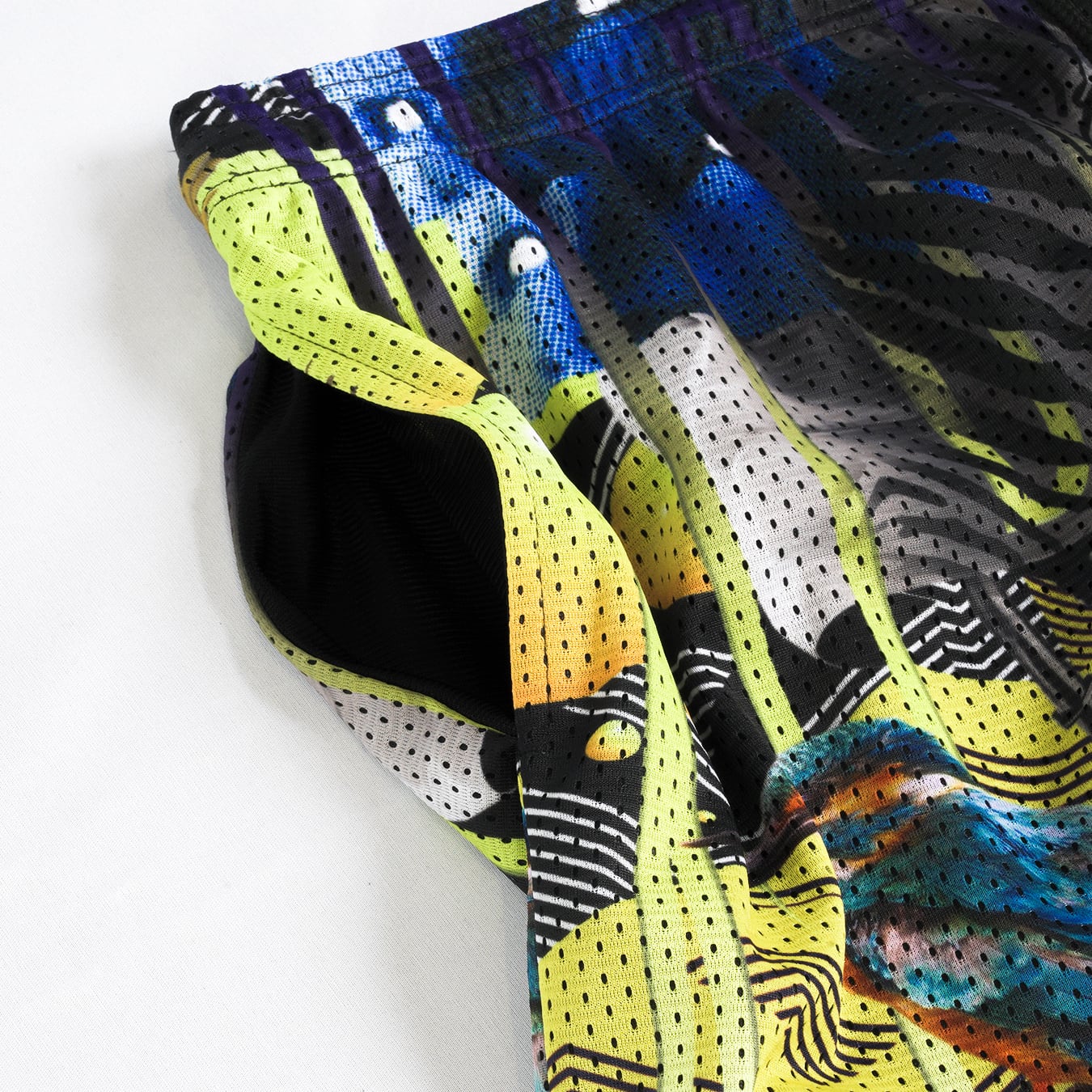 T.C.R PARADISE ALL OVER MESH SHORTS V2 -  MULTI