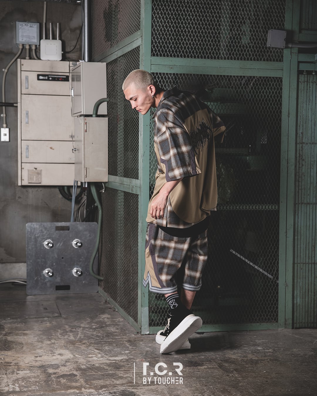 T.C.R TEMPTING MESH SHIRTS - KHAKI