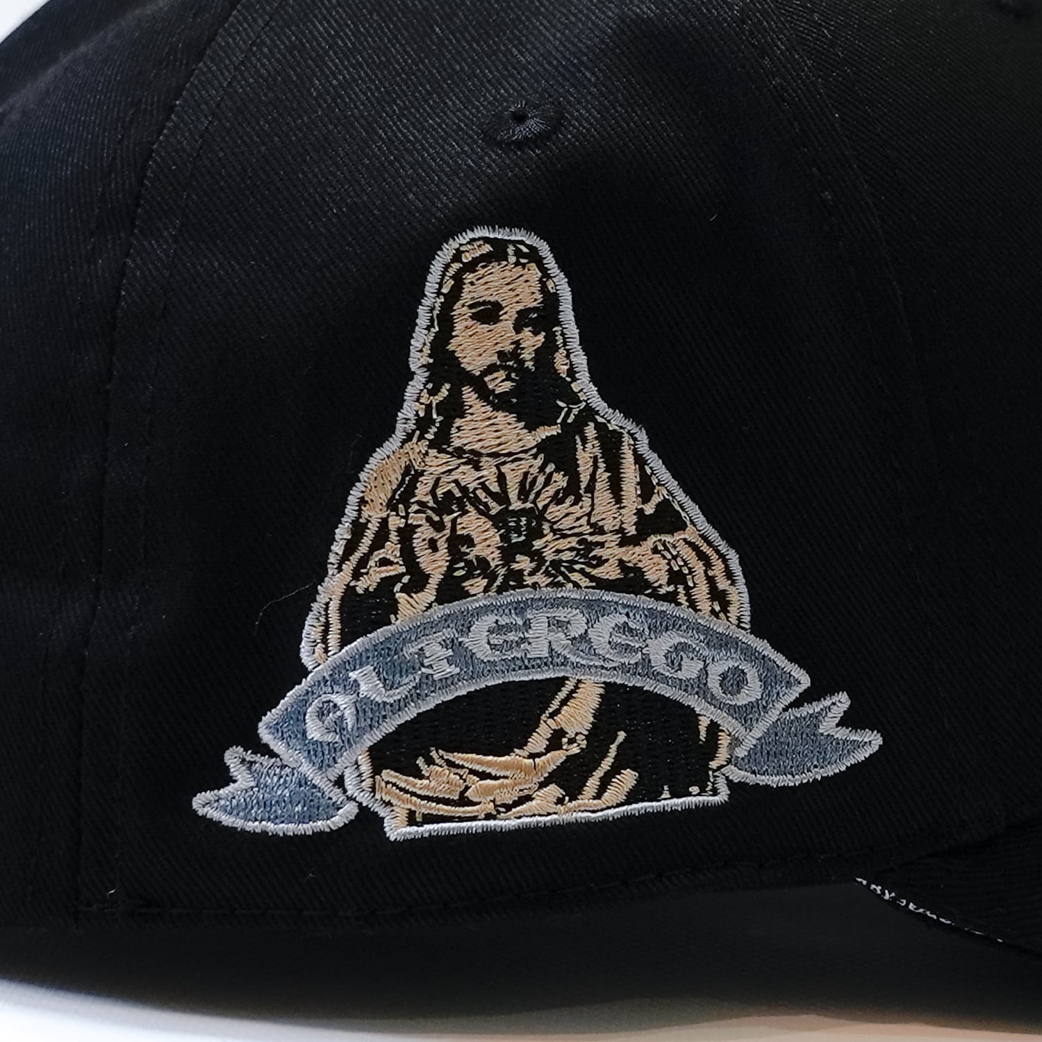 T.C.R METAL MONOGRAM LOGO 6PANEL CAP - BLACK