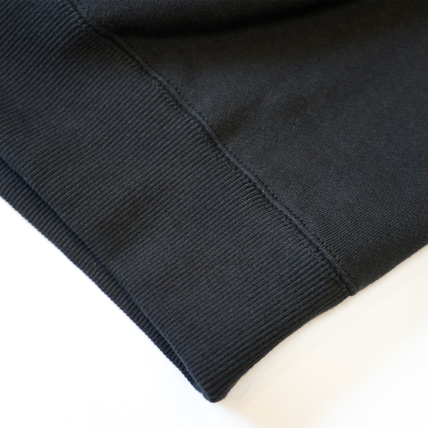 T.C.R MUSHROOM WIDE FIT CREW NECK SWEAT - BLACK