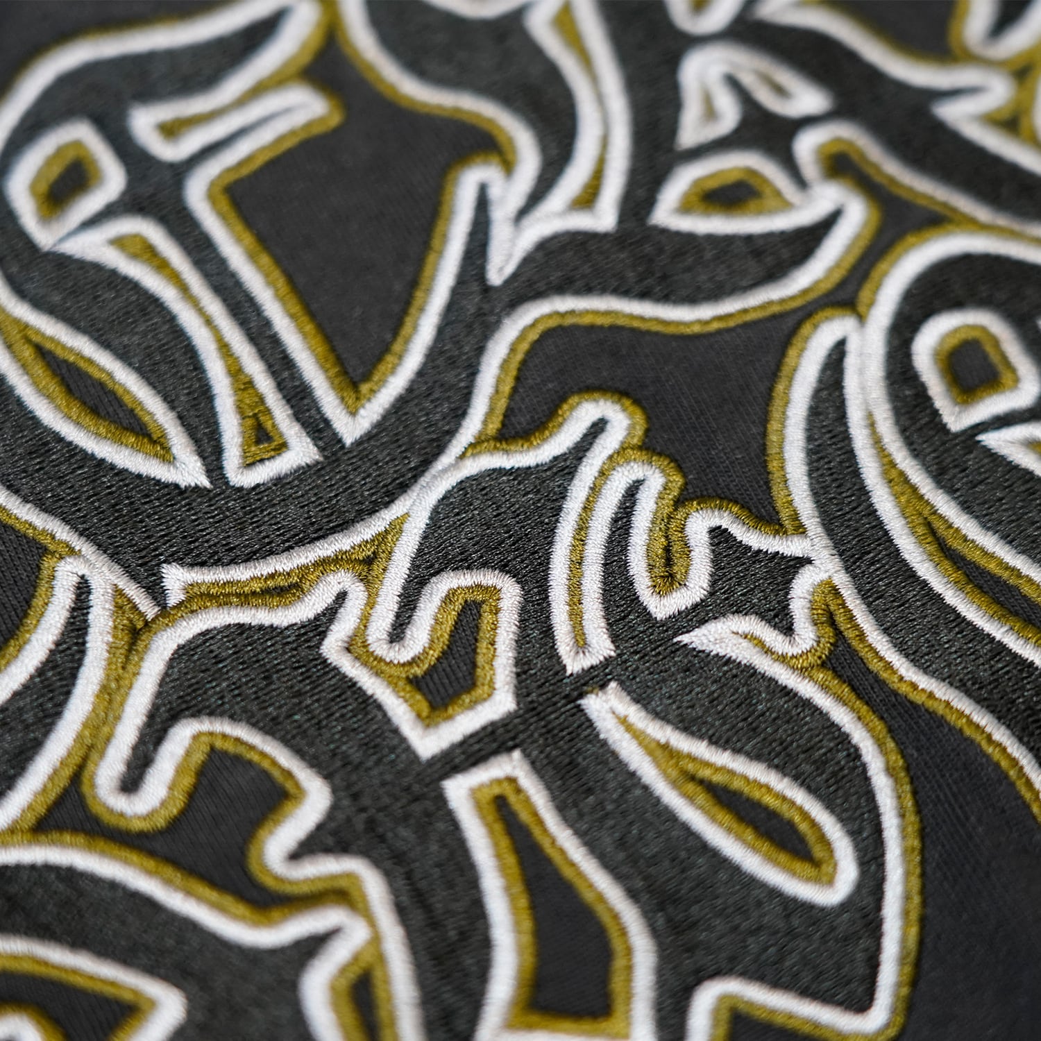 T.C.R LOGO DISTRESSED PANEL L/S TEE - BLACK