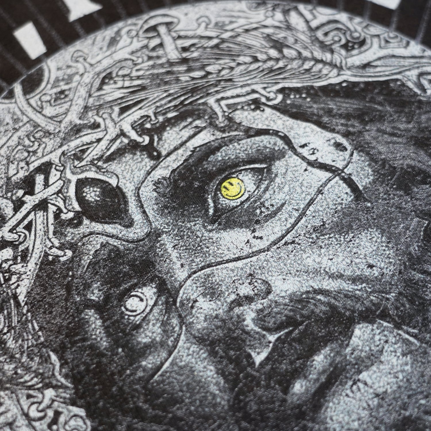 T.C.R JESUS RAVES  DISTRESSED S/S TEE - BLACK