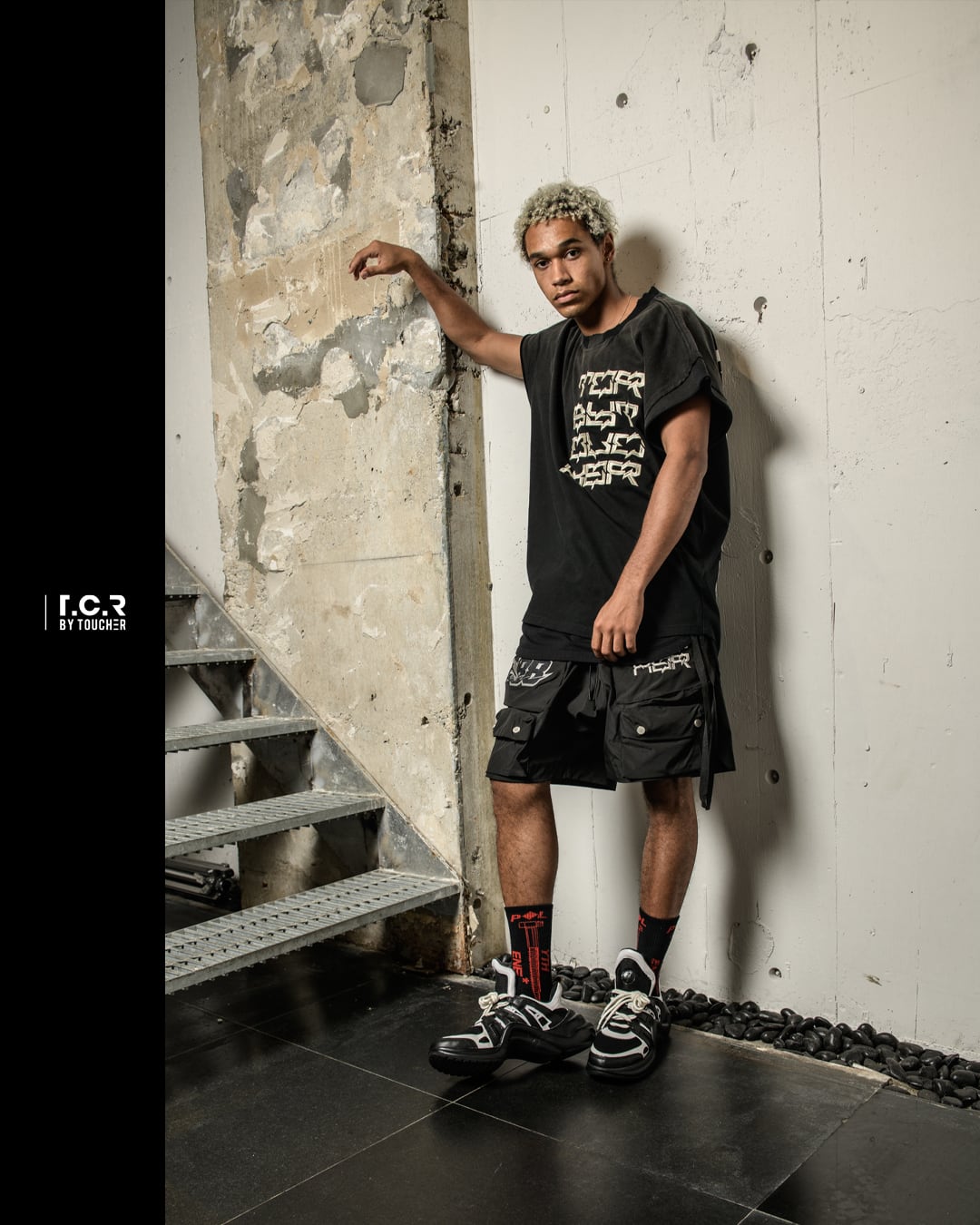 T.C.R RELAPSE MULTI POCKET SAROUEL CARGO SHORTS - BLACK