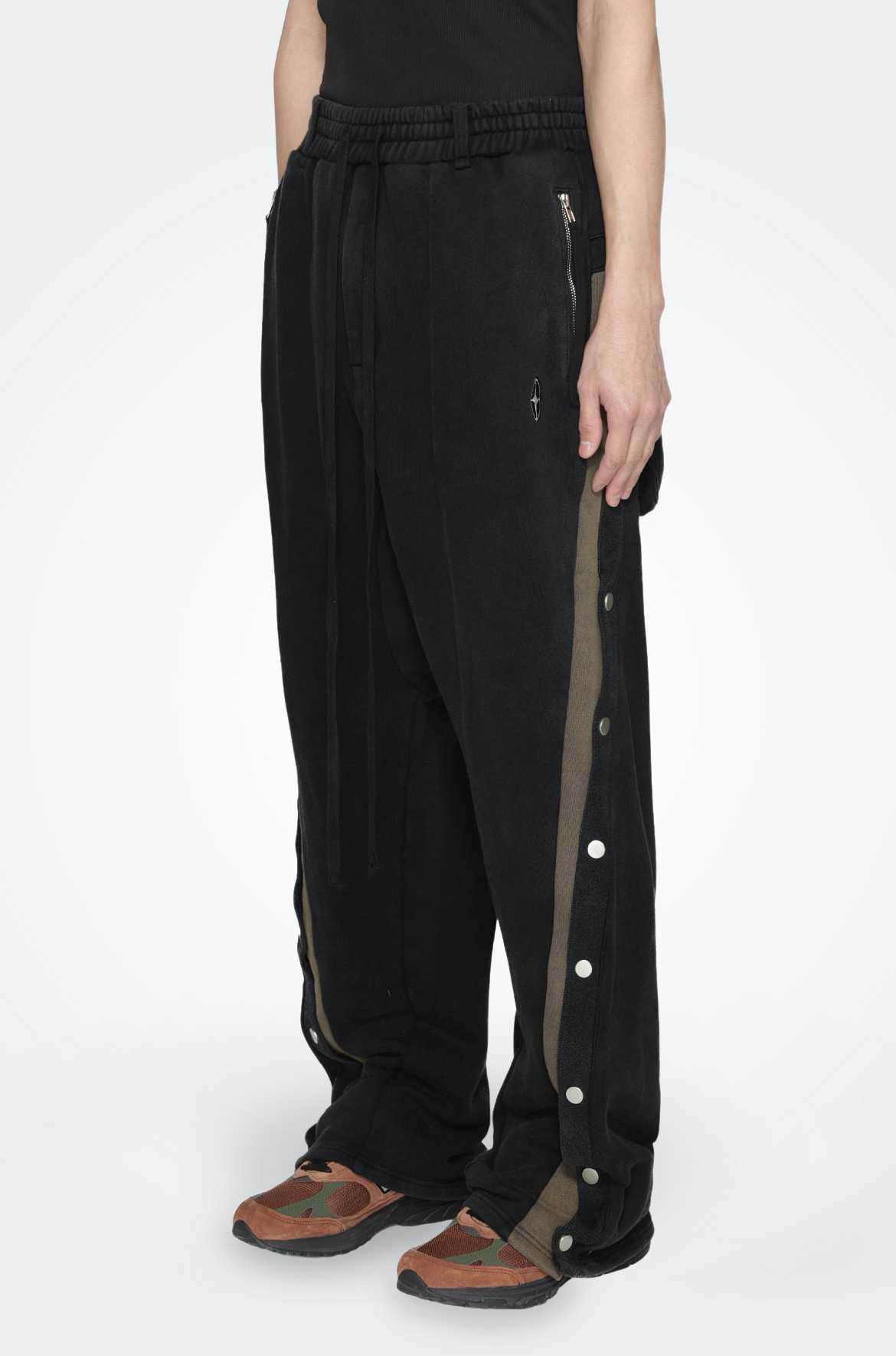 T.C.R DARK RIDER BAGGY SNAP JOGGER - BLACK