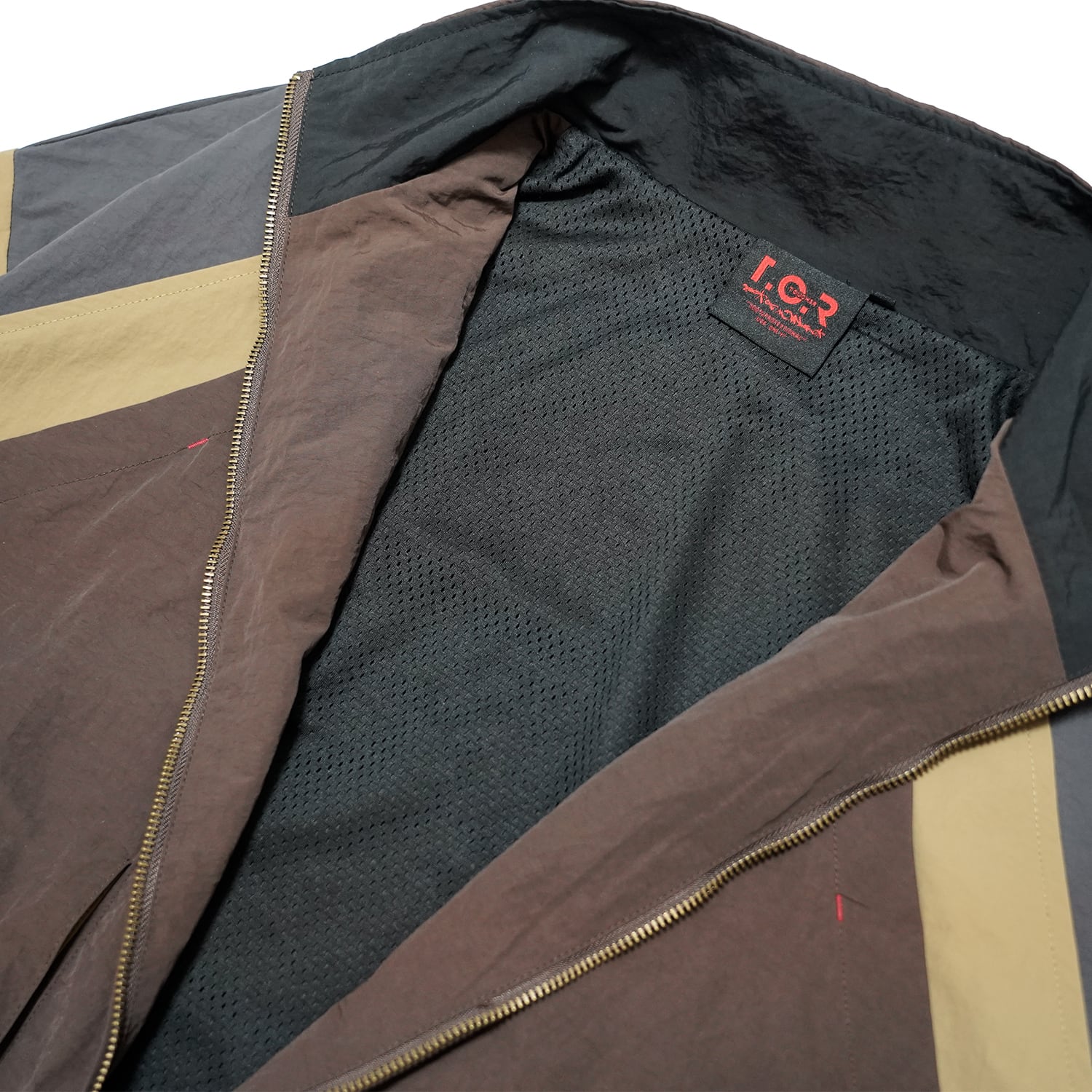 T.C.R PHASE NYLON JACKET - BROWN