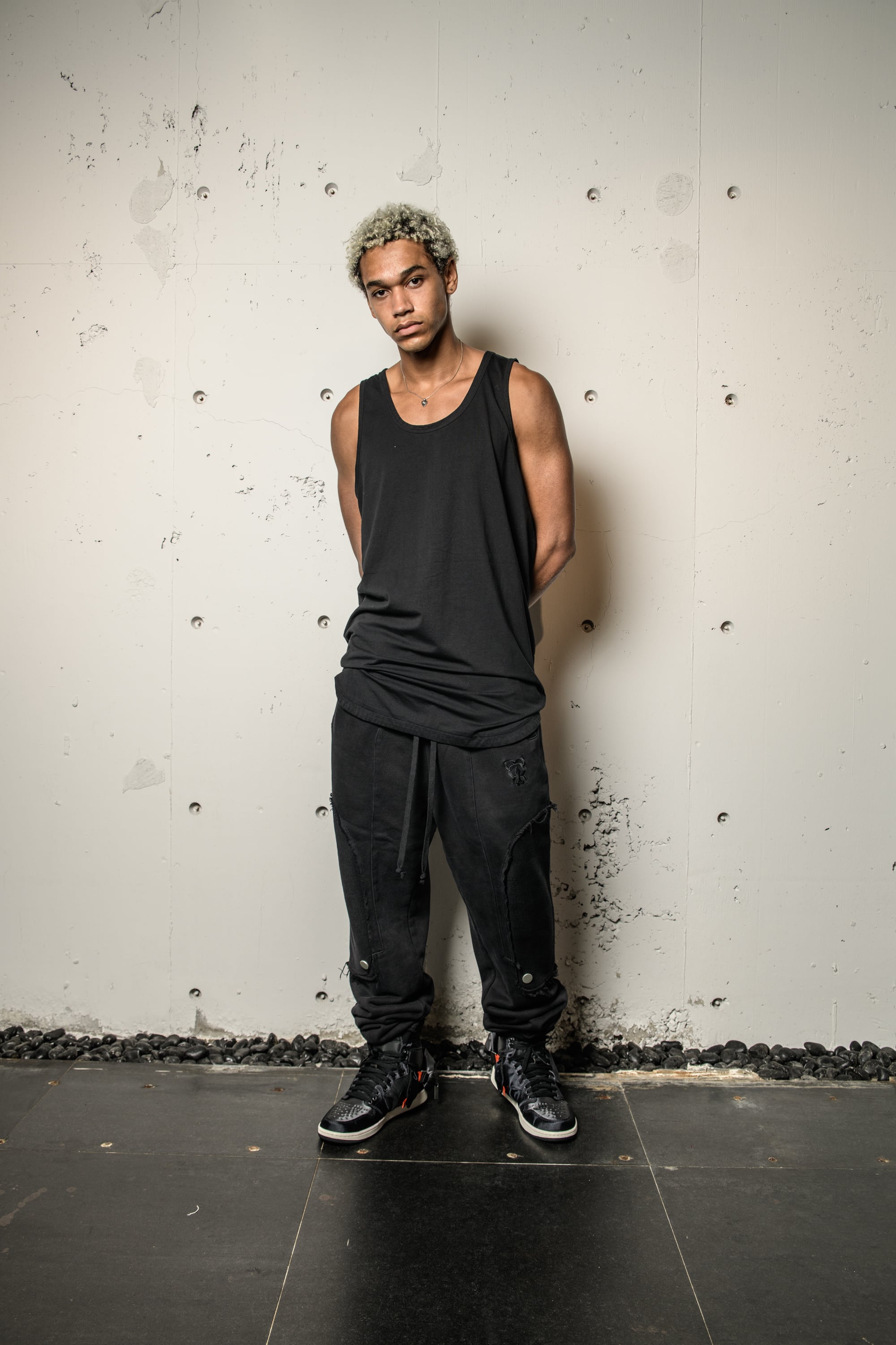 T.C.R RELAPSE LONG LINE INNER TANK TOP - BLACK