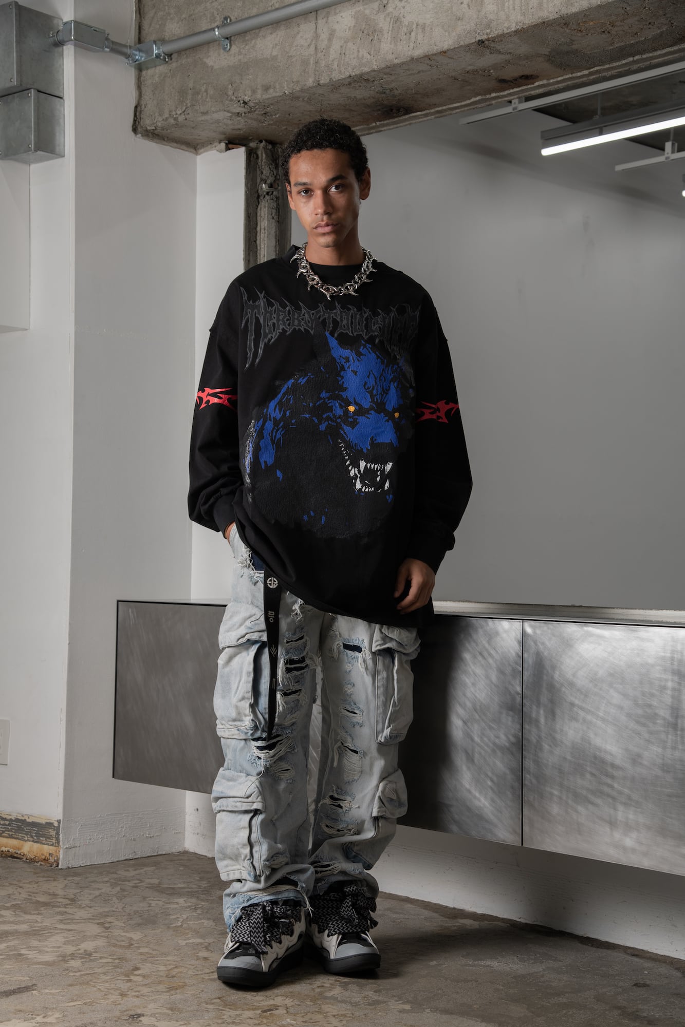 T.C.R WOLF L/S TEE - BLACK