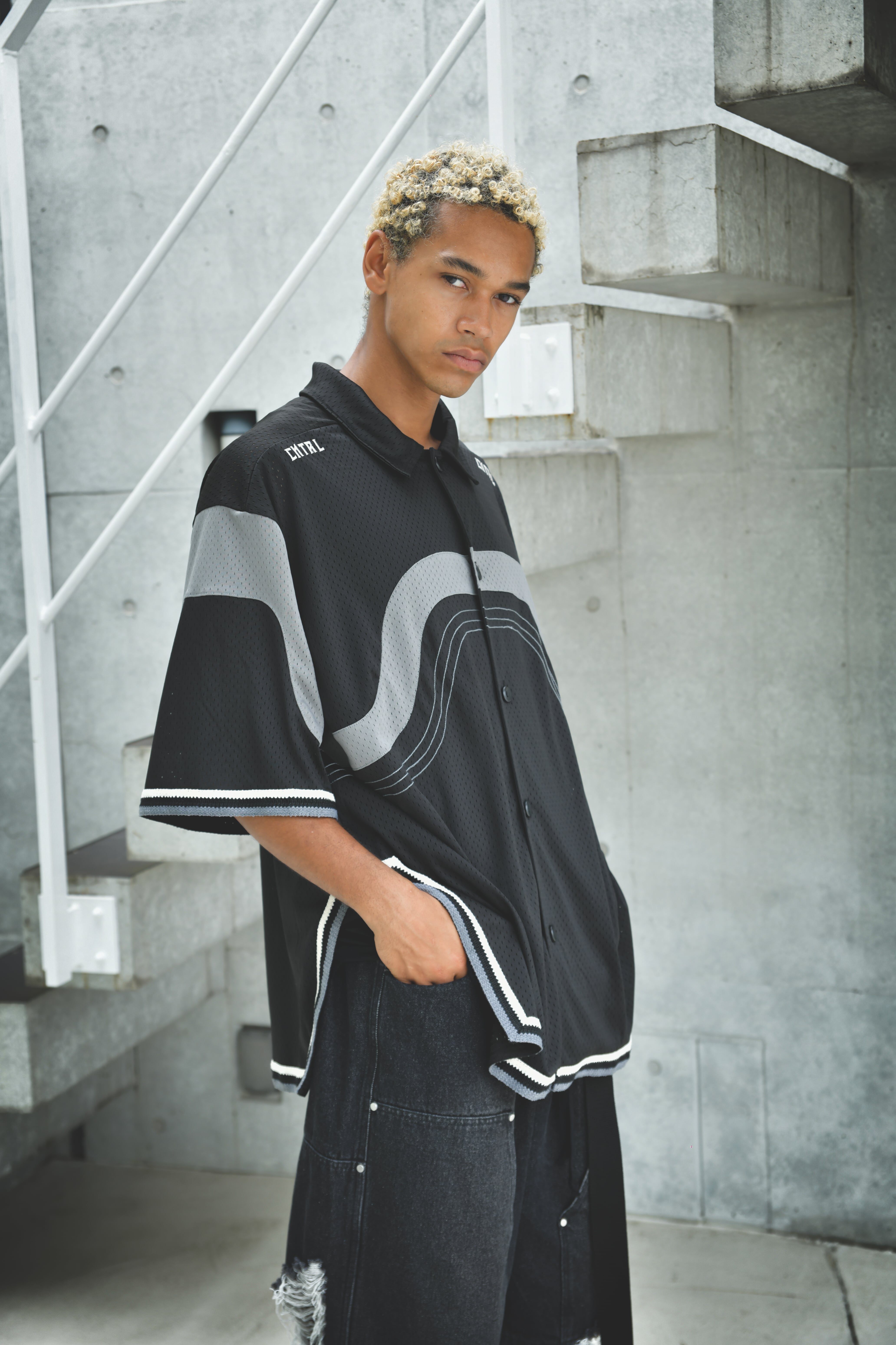 T.C.R CNTRL MESH SHIRTS - BLACK